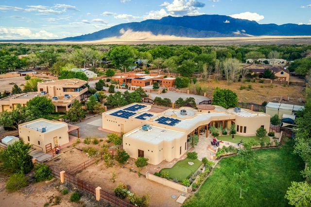 2 Caliente De Sol, Corrales, NM 87048