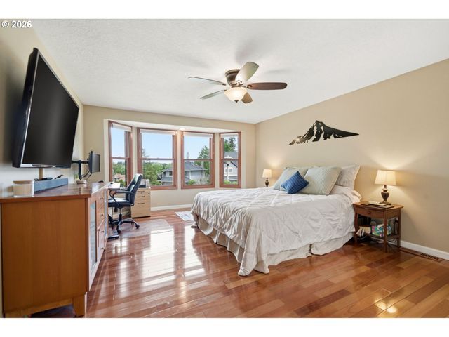 9125 Sw HILL St, Portland, OR 97223