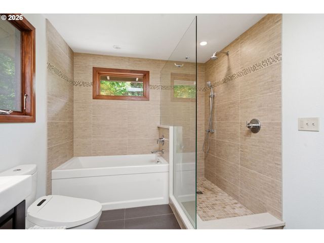 9125 Sw HILL St, Portland, OR 97223