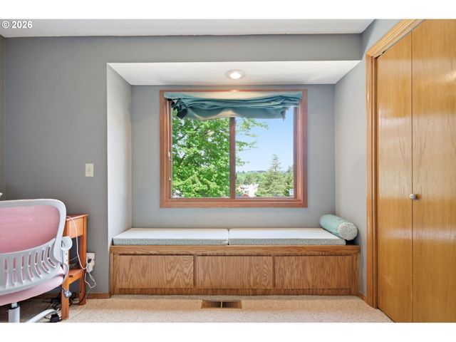 9125 Sw HILL St, Portland, OR 97223
