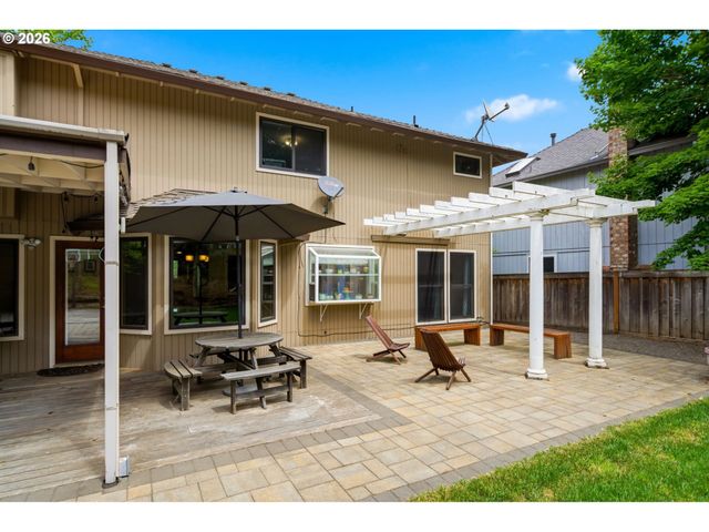 9125 Sw HILL St, Portland, OR 97223