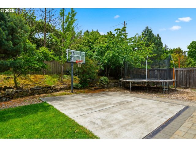 9125 Sw HILL St, Portland, OR 97223