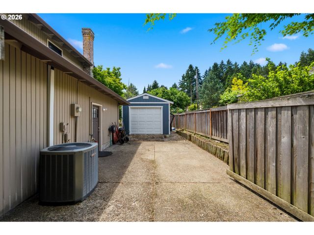 9125 Sw HILL St, Portland, OR 97223