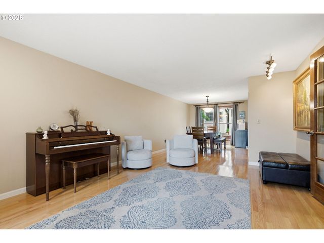 9125 Sw HILL St, Portland, OR 97223