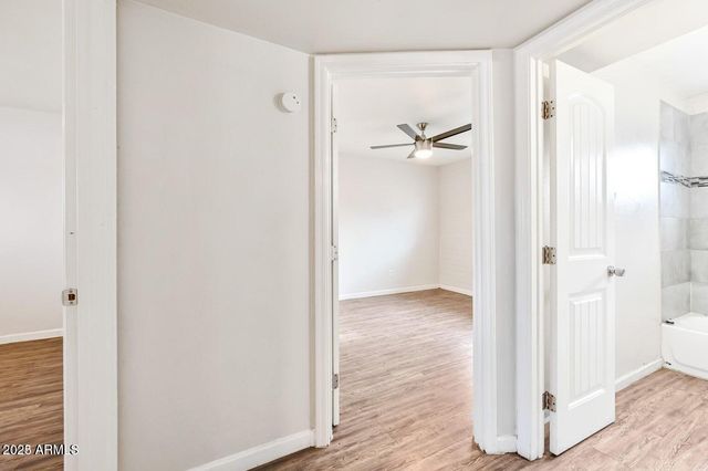 1744 W GLENDALE Avenue 9, Phoenix, AZ 85021