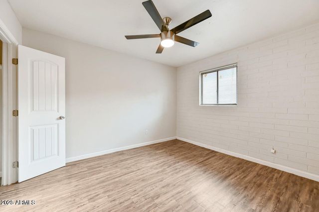 1744 W GLENDALE Avenue 9, Phoenix, AZ 85021