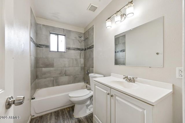 1744 W GLENDALE Avenue 9, Phoenix, AZ 85021