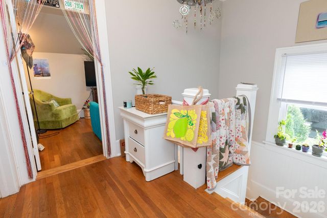 16 Gracelyn Road, Asheville, NC 28804