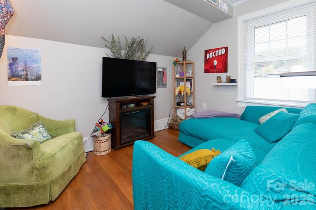 16 Gracelyn Road, Asheville, NC 28804