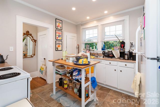 16 Gracelyn Road, Asheville, NC 28804