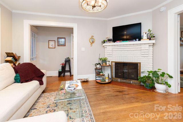 16 Gracelyn Road, Asheville, NC 28804