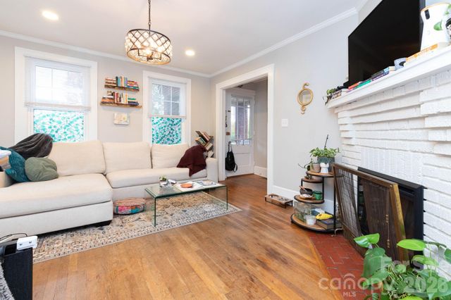 16 Gracelyn Road, Asheville, NC 28804