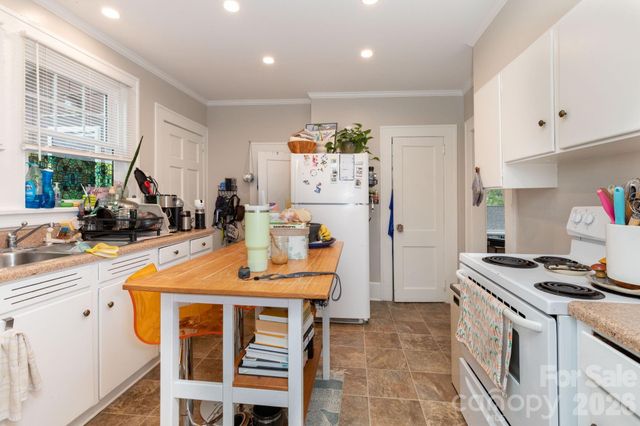 16 Gracelyn Road, Asheville, NC 28804