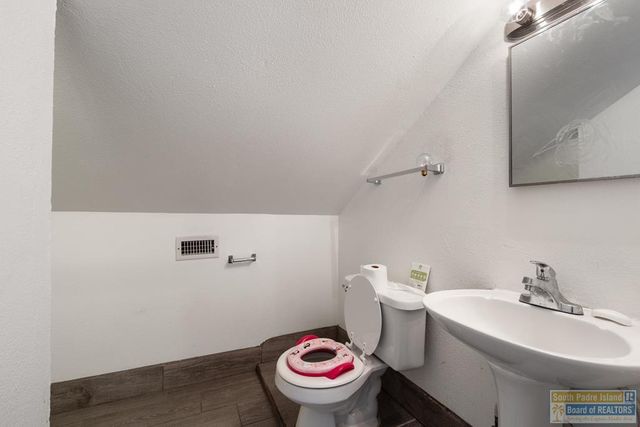 510 S Musina A-E, Port Isabel, TX 78578