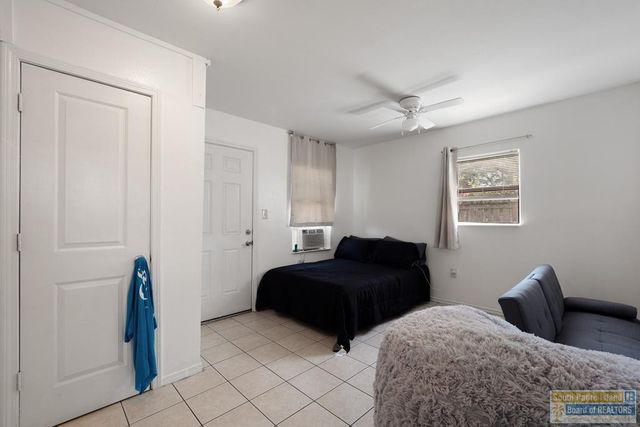 510 S Musina A-E, Port Isabel, TX 78578