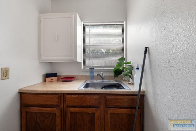 510 S Musina A-E, Port Isabel, TX 78578