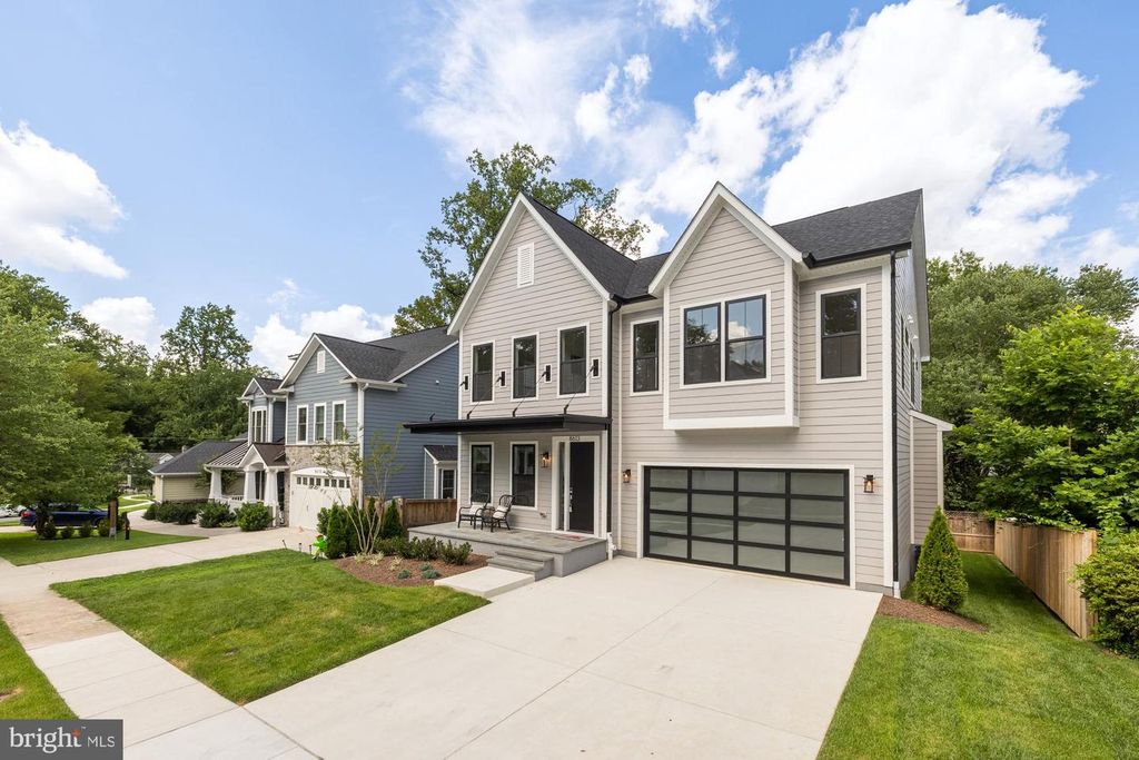 8613 MELWOOD RD, Bethesda, MD 20817