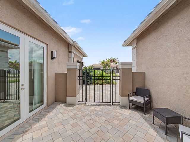 11904 SW Sailfish Isles Way, Port St. Lucie, FL 34987