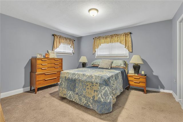 713 21st St, Aliquippa, PA 15001