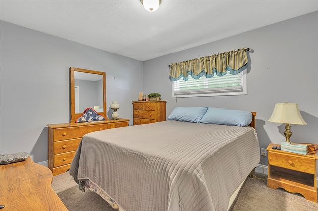 713 21st St, Aliquippa, PA 15001