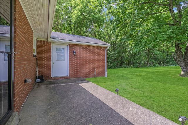 713 21st St, Aliquippa, PA 15001