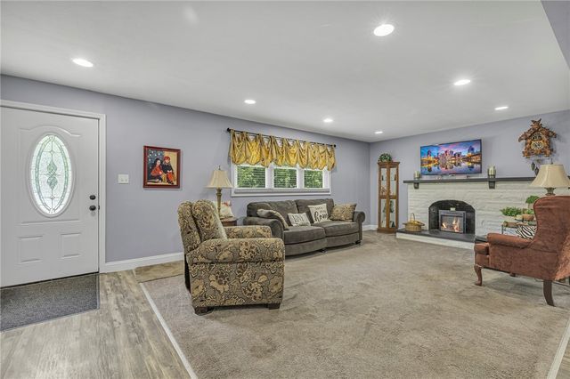 713 21st St, Aliquippa, PA 15001