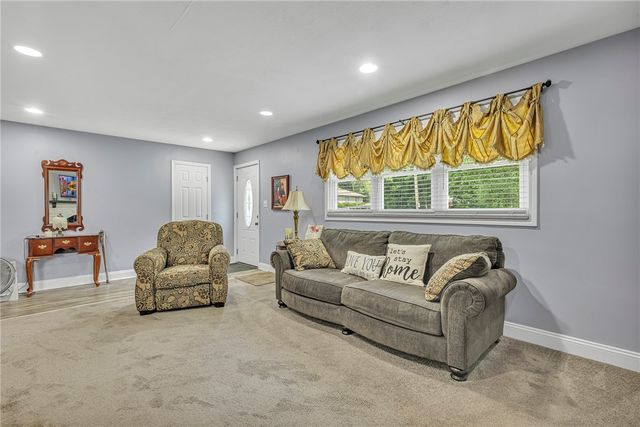 713 21st St, Aliquippa, PA 15001