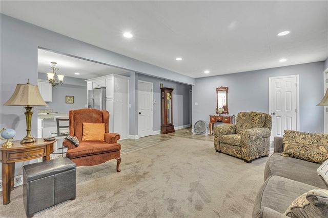 713 21st St, Aliquippa, PA 15001