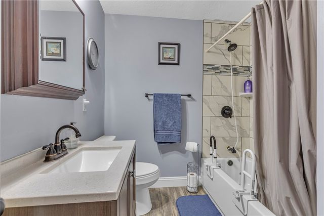 713 21st St, Aliquippa, PA 15001