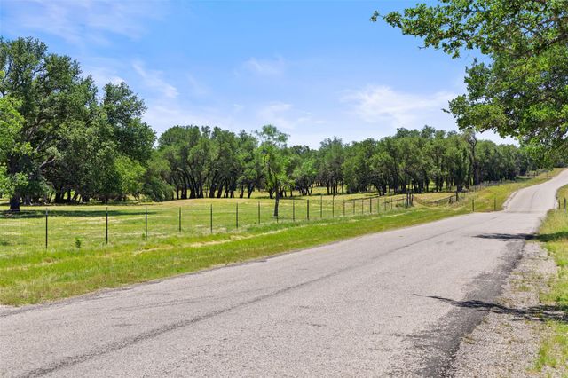 937 Flat Creek RD, Johnson City, TX 78636