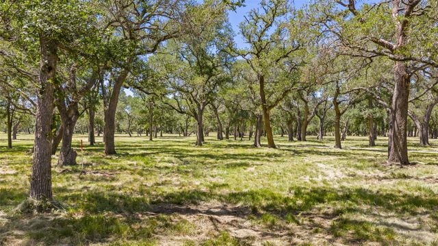 937 Flat Creek RD, Johnson City, TX 78636