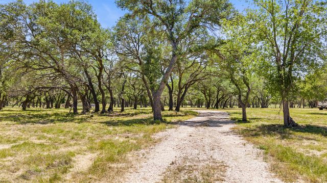 937 Flat Creek RD, Johnson City, TX 78636