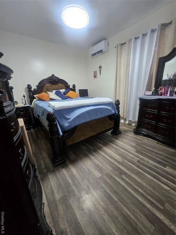 3305 Bronxwood Avenue, Bronx, NY 10469