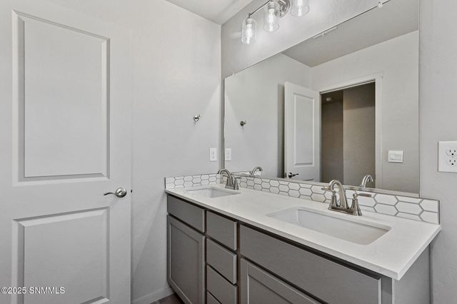 3148 Sunset Trails Road, Las Cruces, NM 88001