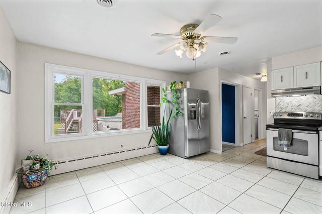 24 Warwick Avenue, Albany, NY 12205