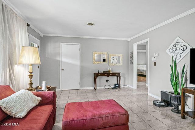 24 Warwick Avenue, Albany, NY 12205