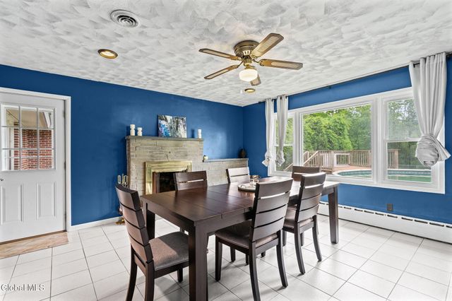 24 Warwick Avenue, Albany, NY 12205