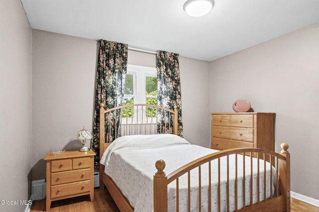 24 Warwick Avenue, Albany, NY 12205
