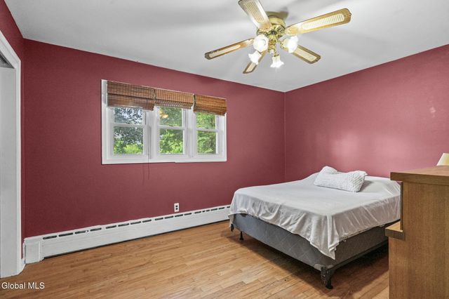 24 Warwick Avenue, Albany, NY 12205