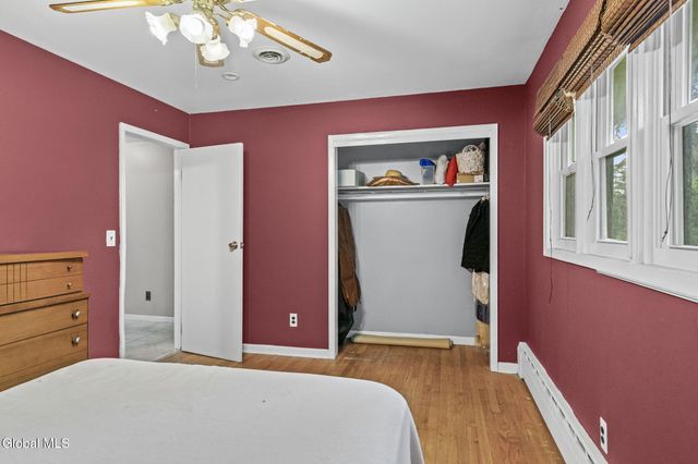 24 Warwick Avenue, Albany, NY 12205