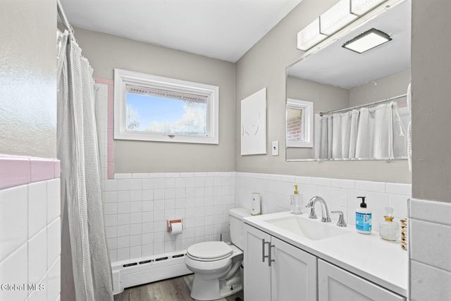 24 Warwick Avenue, Albany, NY 12205