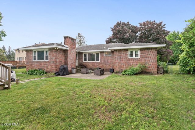 24 Warwick Avenue, Albany, NY 12205