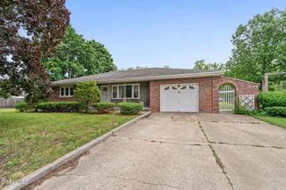 24 Warwick Avenue, Albany, NY 12205