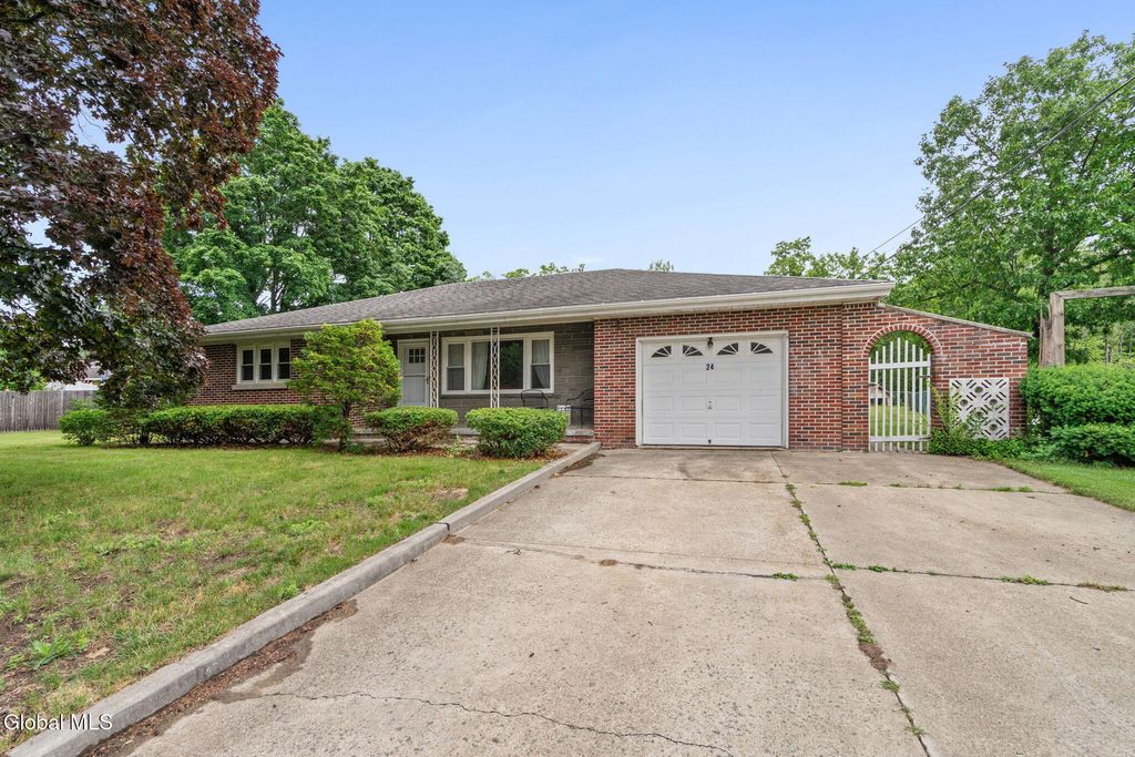 24 Warwick Avenue, Albany, NY 12205