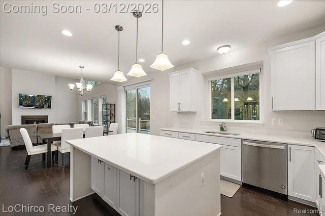 43722 Bolingbrooke Lane, Novi, MI 48377