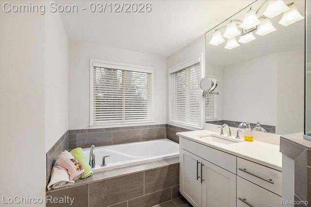 43722 Bolingbrooke Lane, Novi, MI 48377