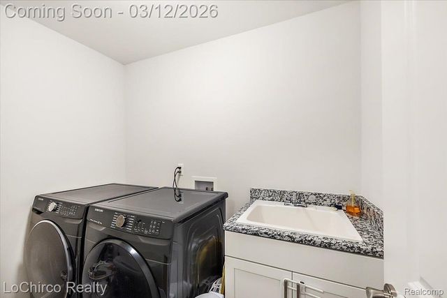 43722 Bolingbrooke Lane, Novi, MI 48377