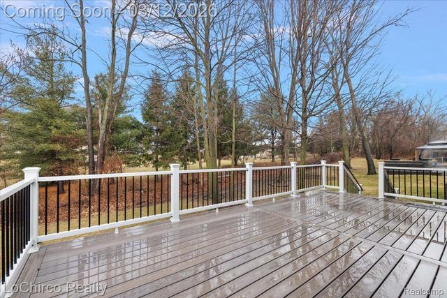 43722 Bolingbrooke Lane, Novi, MI 48377