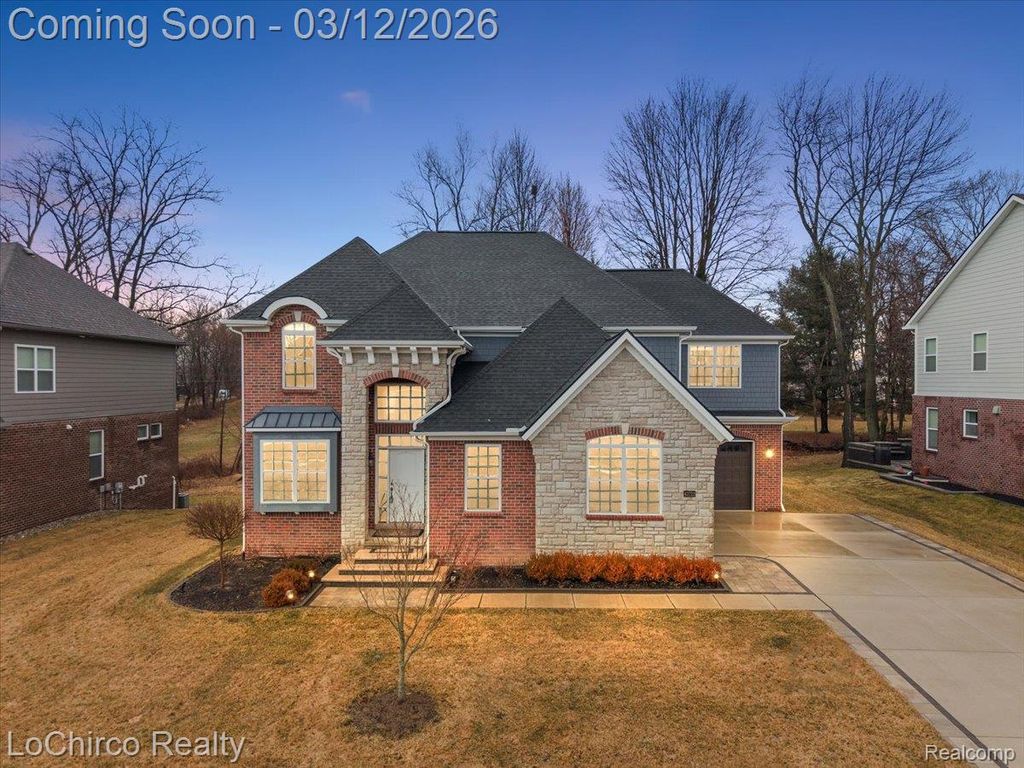 43722 Bolingbrooke Lane, Novi, MI 48377