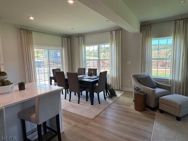 2 Drake Ct, Washington Twp., NJ 07882